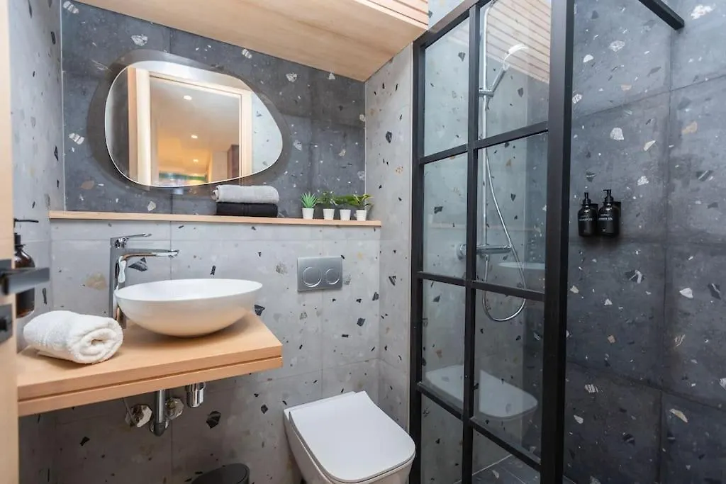 So Chic & Lumineux Appartement Avec Terrasse Ensoleillee Au Coeur De Maarif Quartier Palmier Avec Parking Pres De Tramway Et Restaurants Luigi Casablanca